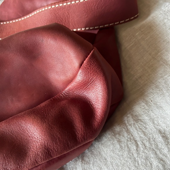 Roots Dakota Leather Purse - Picture 10 of 11